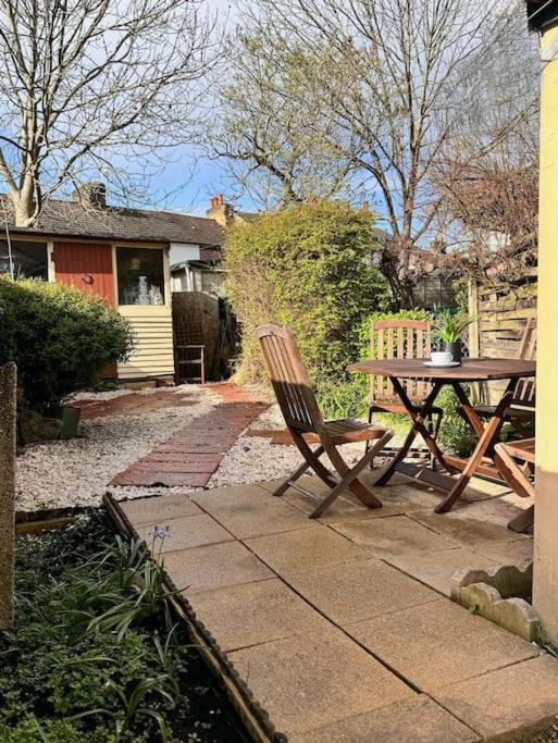 Large House With Fast Trains To London Villa Croydon Exterior foto